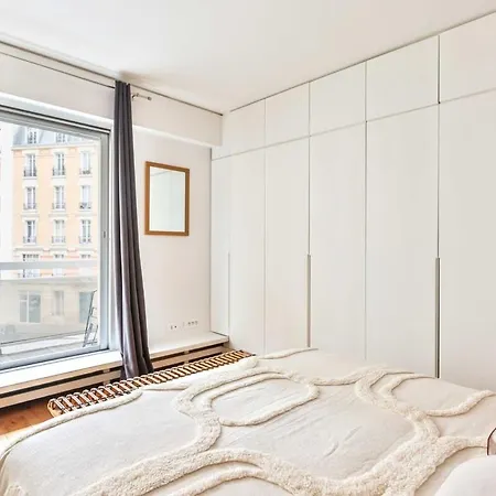 With A Touch Of Originality 16th Ard Apartment Paris